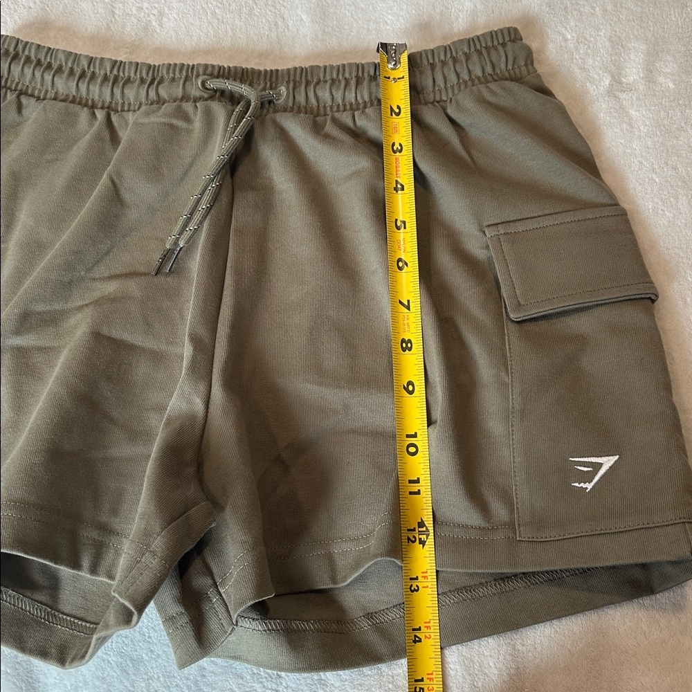 Final price - Gymshark green relaxed fit Cargo Shorts for Women size small - Picture 8 of 10